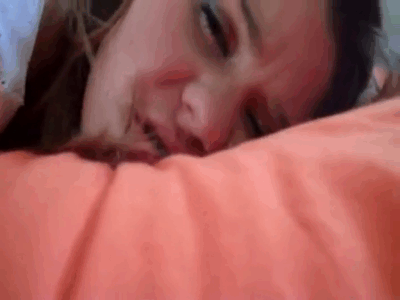 She made him promise to cum on her face